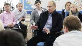 Премьер-министр РФ Владимир Путин встретился с представителями студенческих организаций Премьер-министр РФ Владимир Путин встретился с представителями студенческих организаций